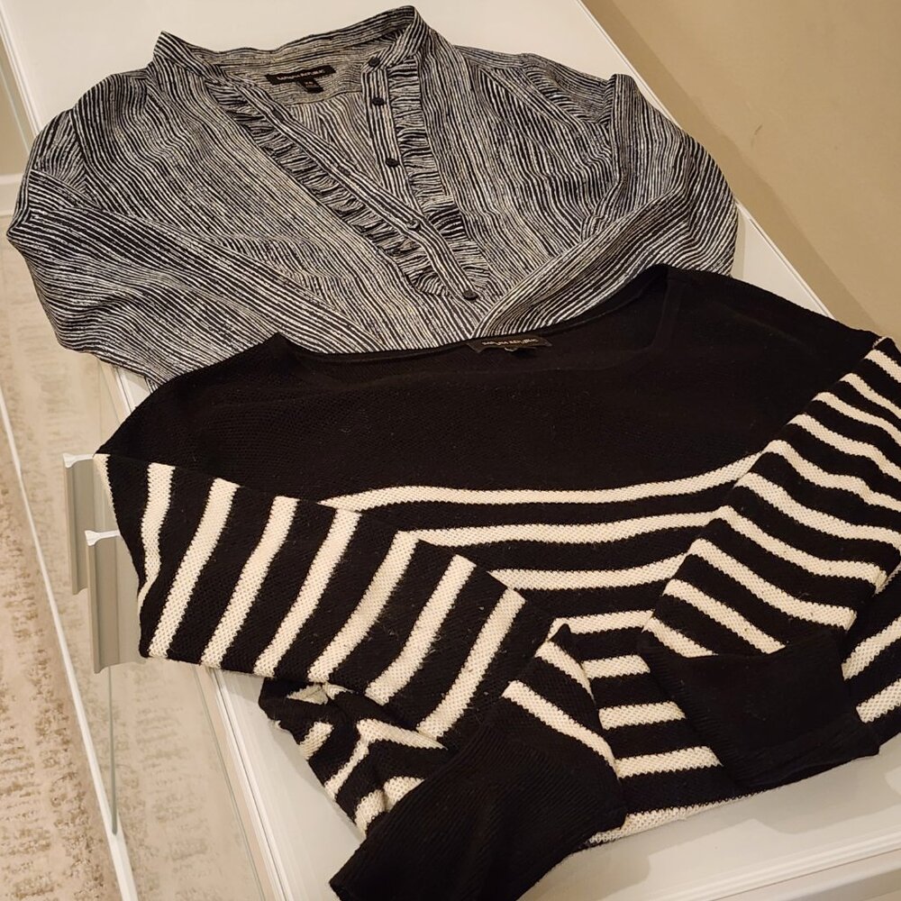 Bundles!!| US SZ XS| BANANA REPUBLIC: 1Sweater & 1 Blouse Tops